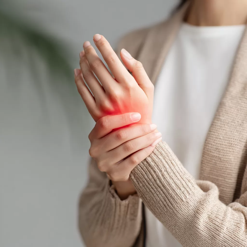 Articulação das mãos dolorida? Veja as causas e tratamentos